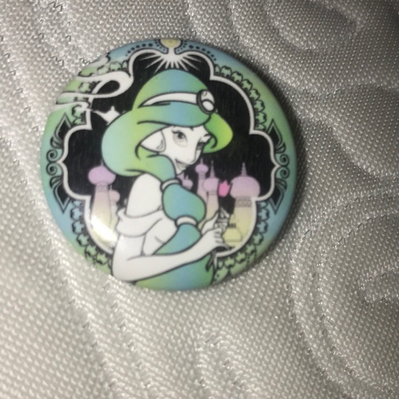 New - Picture 2 of 4